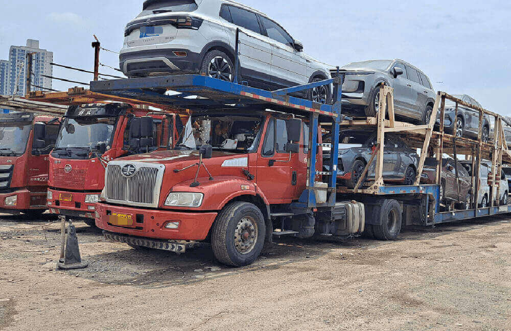 从新疆托运一辆轿车到长沙多少钱